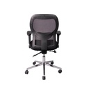 Silla semiejecutiva en malla con base cromada y soporte lumbar