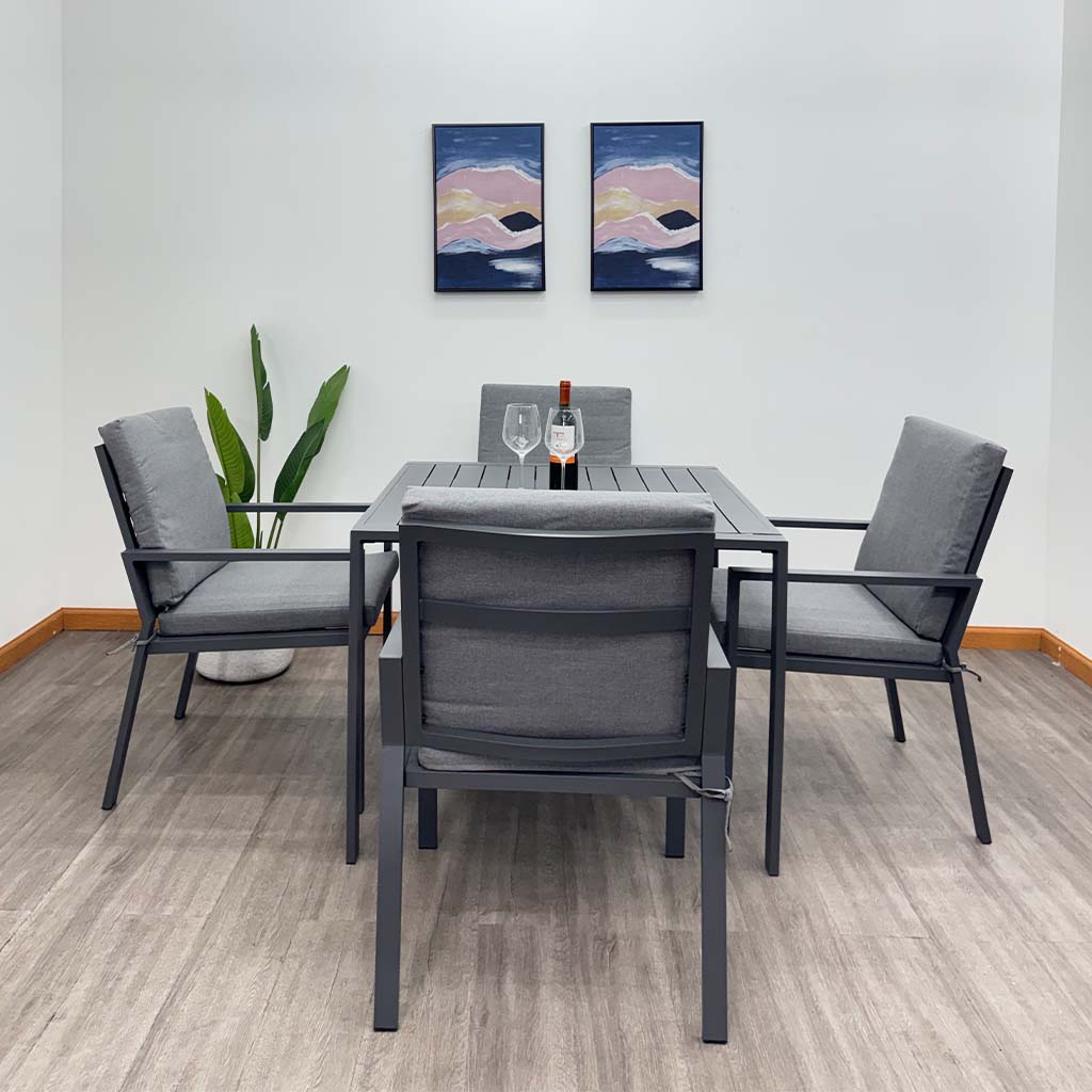 Comedor de aluminio con 4 sillas