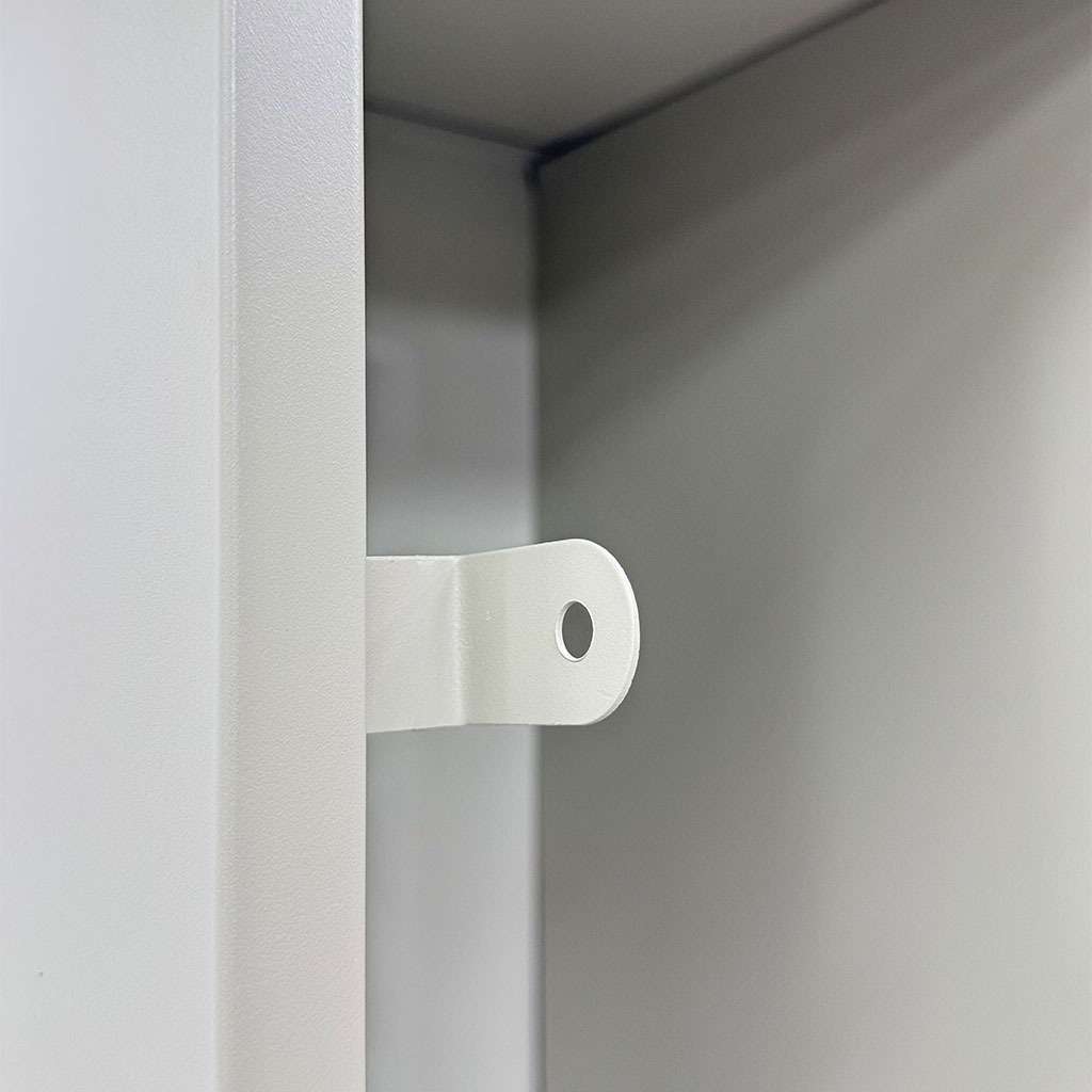 Locker metálico de 4 puertas o espacios con aldaba